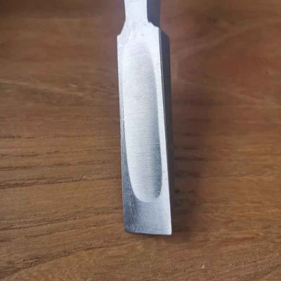 Couteau a bois vue creux arriĂšre couteau