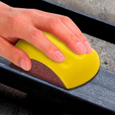 Ponceuse manuelle pour les espaces restreints