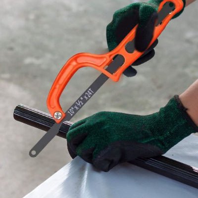 Scie Ultra Précision pour couper des tuyaux de plastique