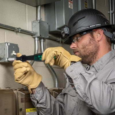 tournevis comportant une tige en acier au chrome-vanadium pour les travaux industriels