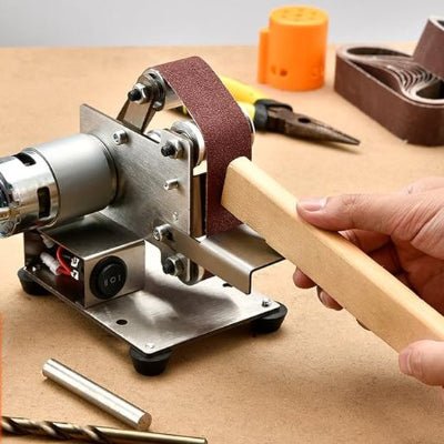 Utilisation de la ponceuse a bande pour poncer une pièce de bois à un angle différent