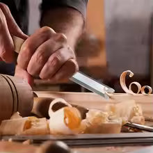 Ciseau bois utilisé pour dégrossir une piece de bois