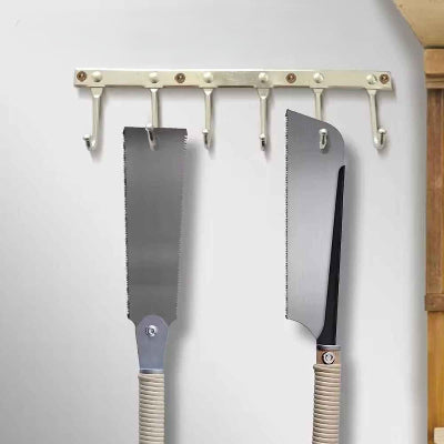 Scie japonaise avec trou de suspension au mur