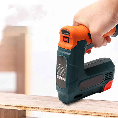 Agrafeuse cloueuse utilisation sur bois