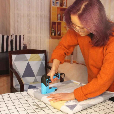 Agrafeuse electrique utilisée pour rembourage