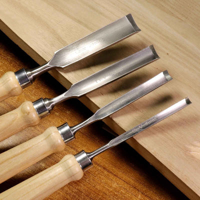 Ciseau à bois semi-circulaire de 4 ensemble sur bois