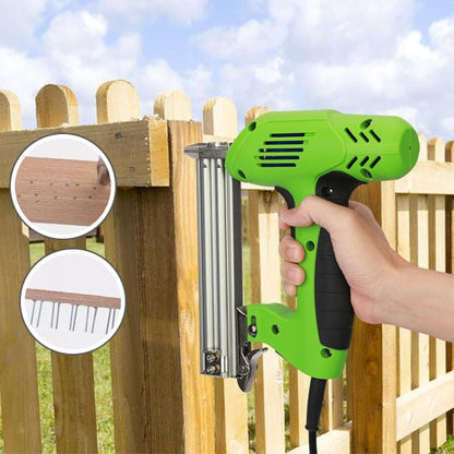 Cloueuse electrique vue des clous dans bois