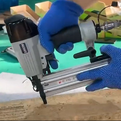 Cloueuse pneumatique utilisation sur bois