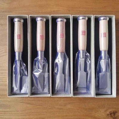 Couteau a bois emballé séparrément