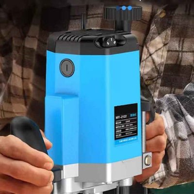 Défonceuse professionnelle utilisée pr un charpentier