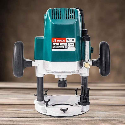 Défonceuse utilisation atelier menuiserie