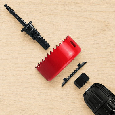 Installation scie cloche sur perceuse fond bois clair