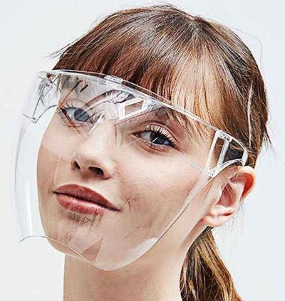 Lunettes de protection portée par jeune femme