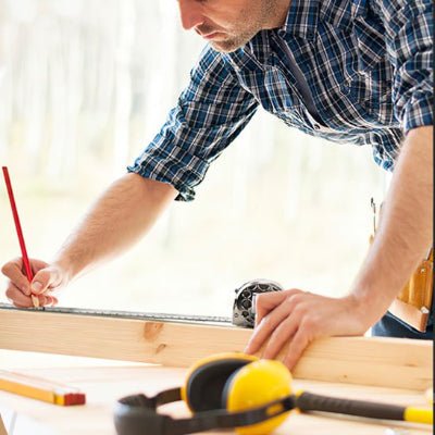 Metre ruban utilisé par un menuisier