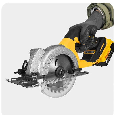 Mini scie circulaire sans fil PowerPro avec poignée ergonomique et protection de lame