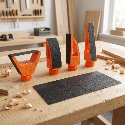 Outils pour ponçer sue un établi
