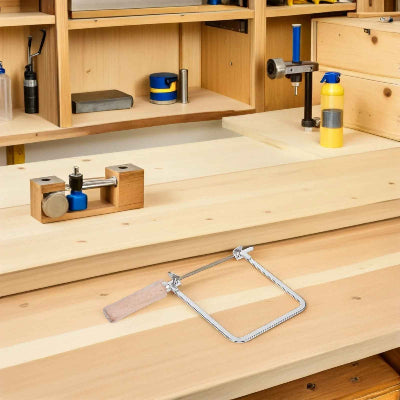 Petite scie de précision utilisation atelier