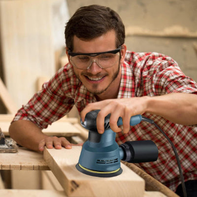 Ponceuse excenrique bleu utilisation menuiserie