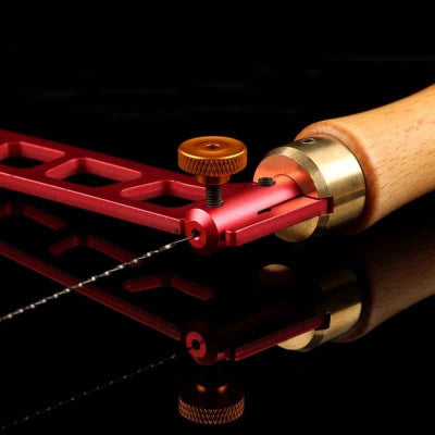 Scie de précision bois vue fixation lime