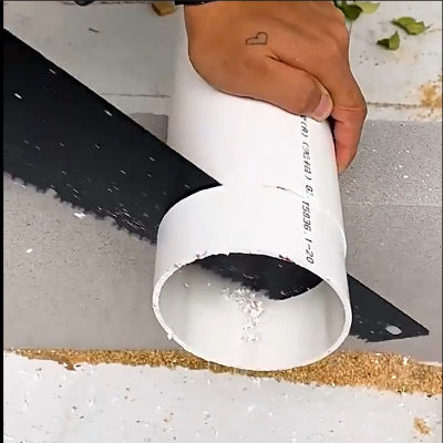 Scie egoine a bois  utilisée pour scier du PVC