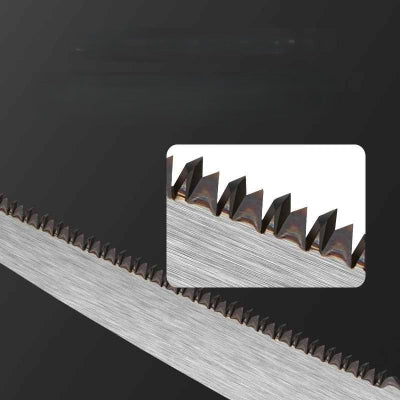 Scie pliante vue des dentsnmeulées sur trois côtés