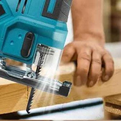 scie sauteuse pour couper du bois