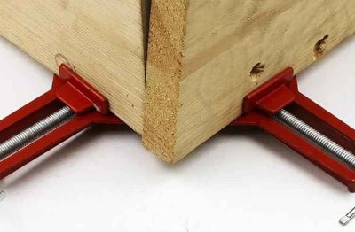 Serre-joint PrécisionPro 90 gros plan d'un assemblage vue d'un autre angle